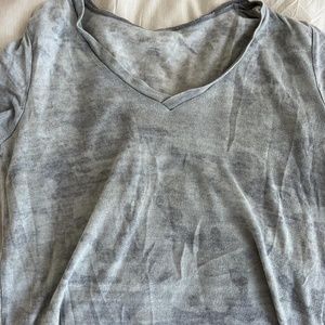 American Eagle Comfy V-neck tee
